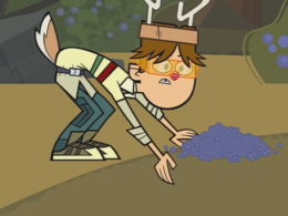 Total Drama Review Week 8: Paintball Deer Hunter